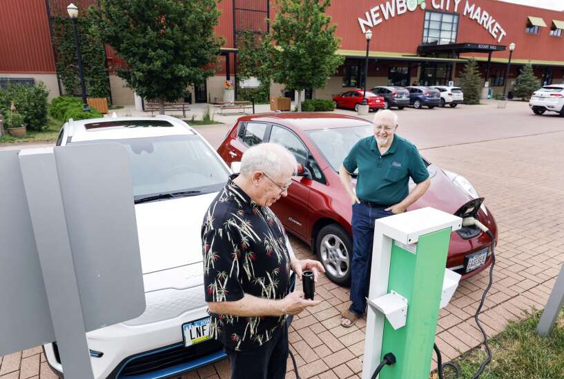 more-electric-vehicle-charging-stations-coming-to-iowa-the-gazette