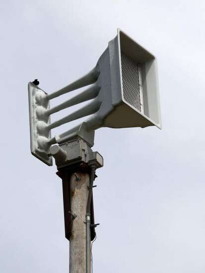 Linn County will accept sirens, pay $175,000 a year for maintenance