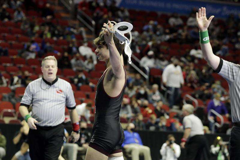 Independence’s Brandon O’Brien, Isaiah Weber reach state wrestling