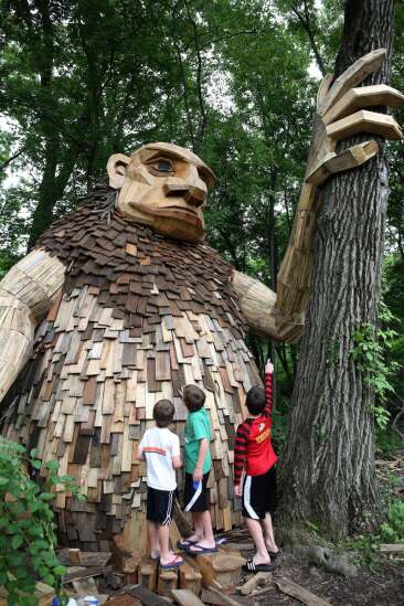 mikrobølgeovn barmhjertighed Bølle Travel: Giant trolls take over arboretum in Lisle, Ill. | The Gazette
