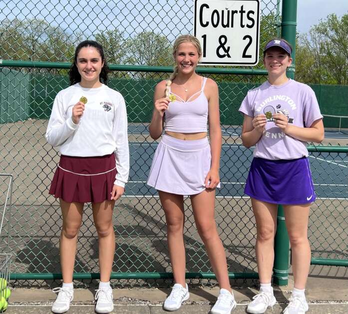 Mt.  Pleasants Jana Isanta Vila (left) was crowned the Southeast Conference girls tennis champion on May 2, 2024 at Fairfield.  (Photo submitted)