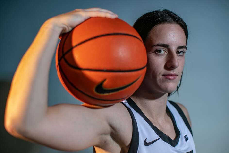 Women's college basketball player of the year race: Iowa's Caitlin