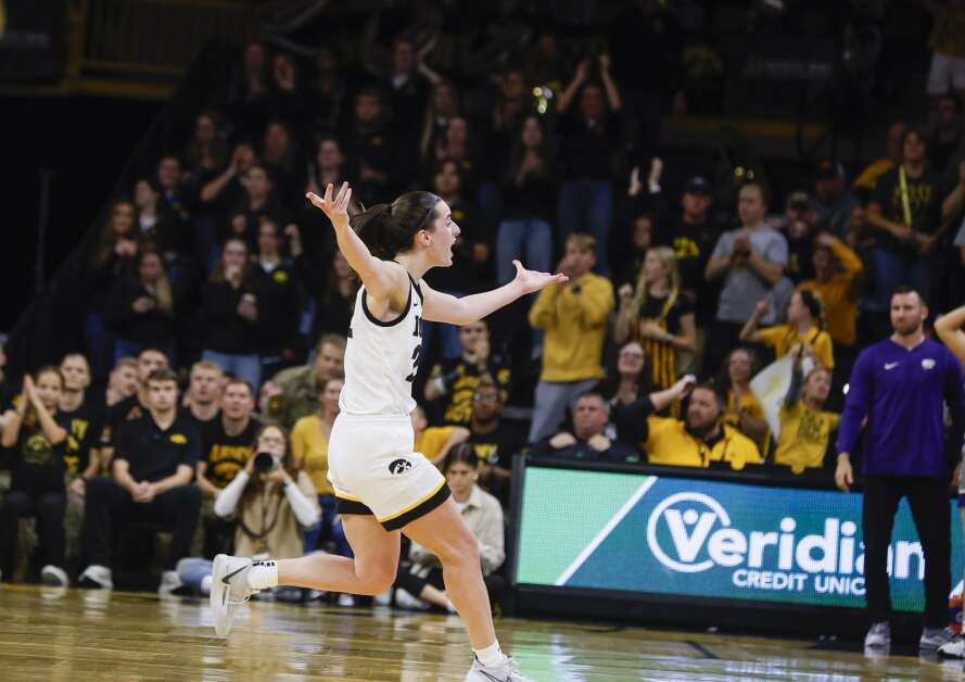 Caitlin Clark and entire offense were off for Hawkeyes Thursday in loss ...