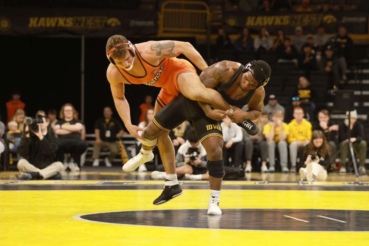 Iowa wrestling's Gabe Arnold makes statement in home debut victory