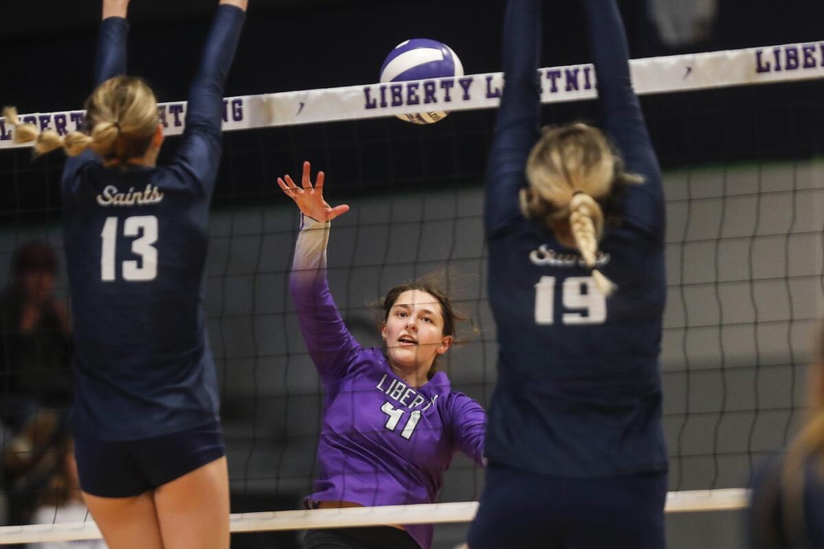 Iowa City Liberty sweeps its way to the MVC volleyball tournament title
