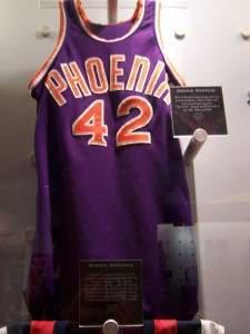 Suns honor late Connie Hawkins with opening night throwback jerseys