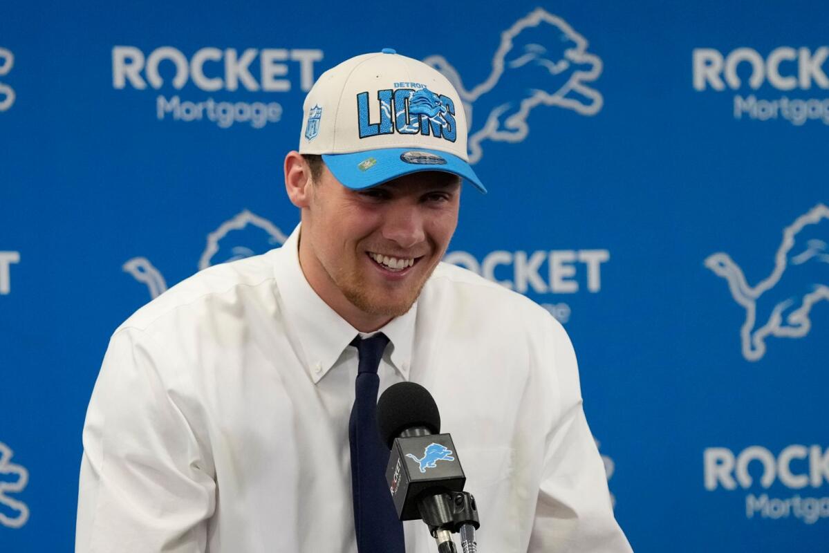 Detroit Lions sign first-round pick linebacker Jack Campbell