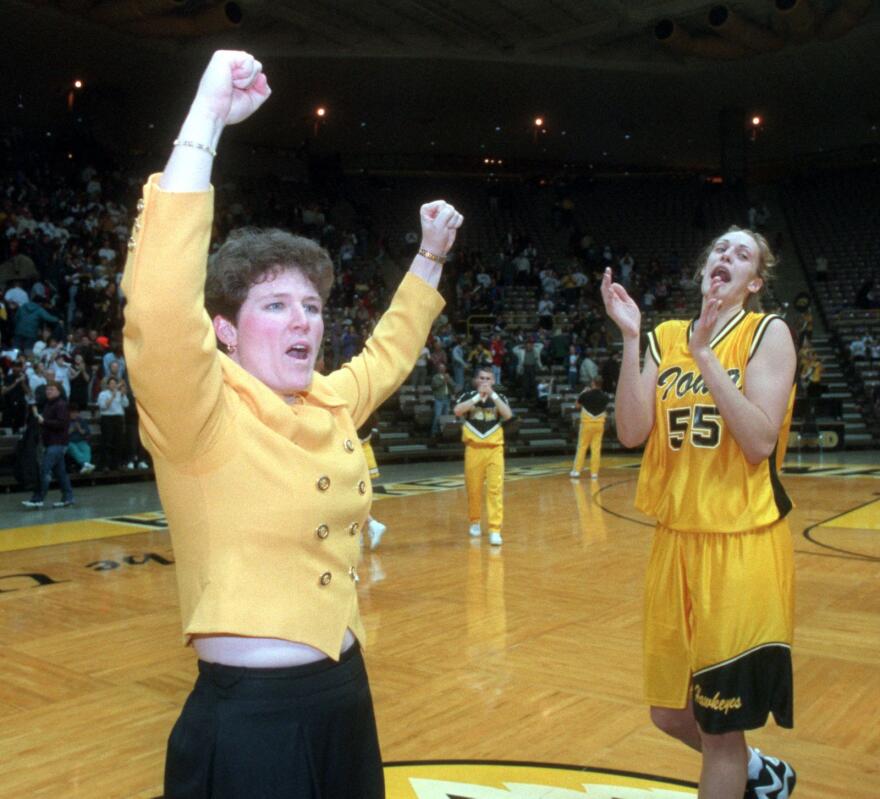 50 Iowa Moments Since Title Ix Angie Lee Takes Hawkeyes To Big Ten Title Earns Ap Coach Of The