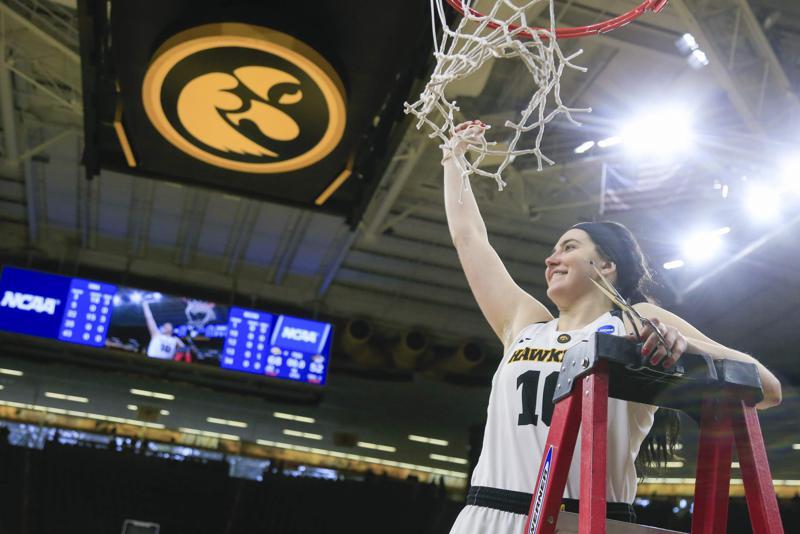 50 Iowa Moments Since Title Ix Iowa Breaks Ncaa Womens Basketball Record For Tournament