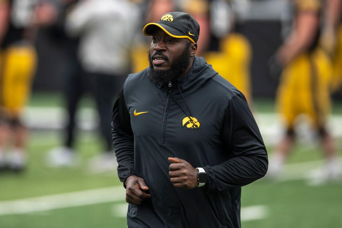 How Iowa’s offensive scheme allows Hawkeyes to ‘control tempo’ in new way