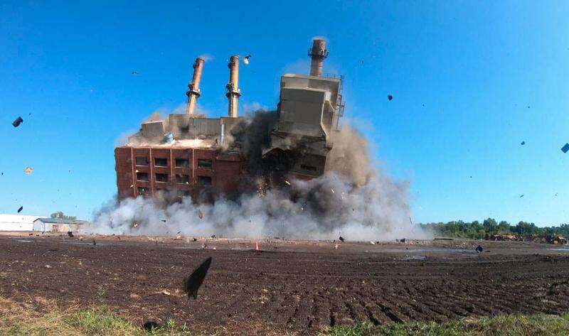 Alliant implodes Marshalltown plant
