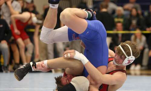 Linn-Mar sends double-digit qualifiers to state wrestling