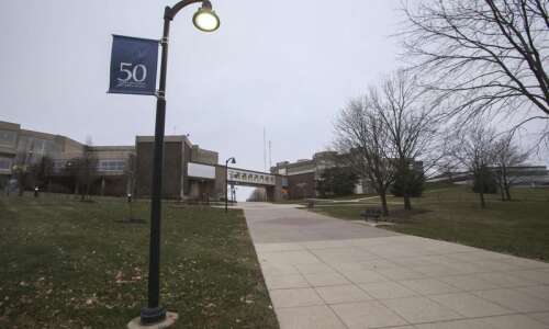 Iowa community college enrollment losses persist