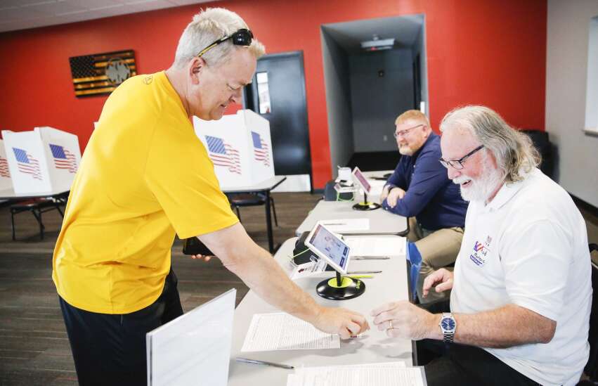 Iowa groups, election officials race to recruit poll workers amid fears of shortages
