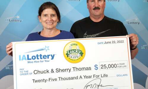 Cedar Rapids couple wins Lucky for Life lottery prize