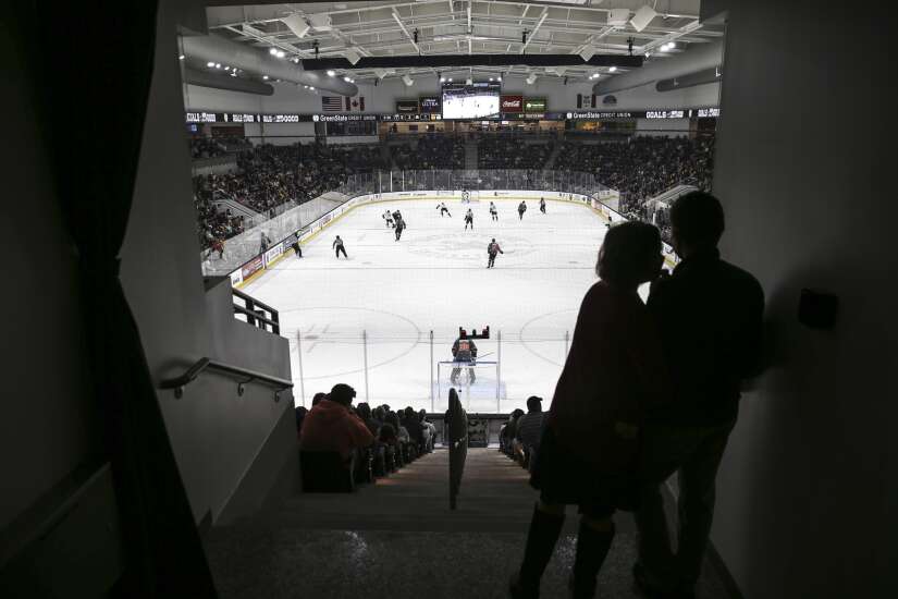 Cedar Rapids RoughRiders and Iowa Heartlanders say there is room for 2 hockey teams in the Corridor
