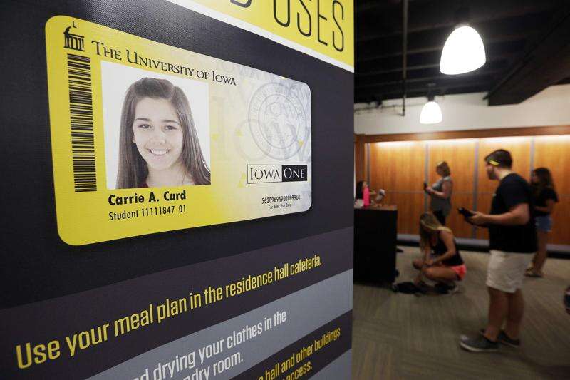 Iowa universities keeping busy orienting students