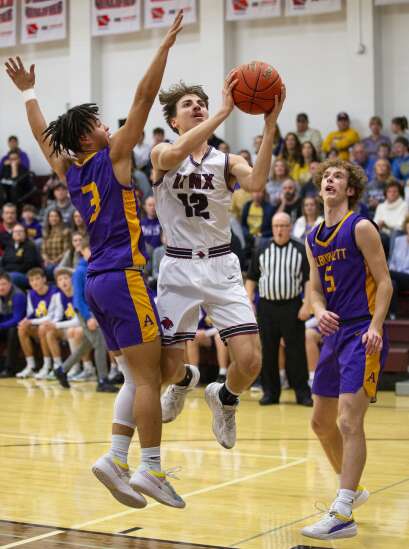 For North Linn, home is where the heart is ... and a bunch of wins