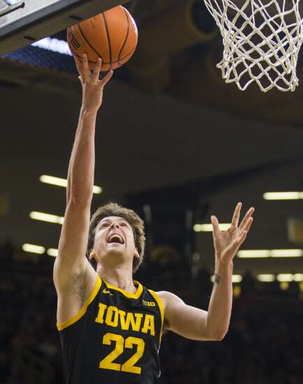 Photos: Iowa Hawkeyes vs. Illinois Fighting Illini men’s basketball