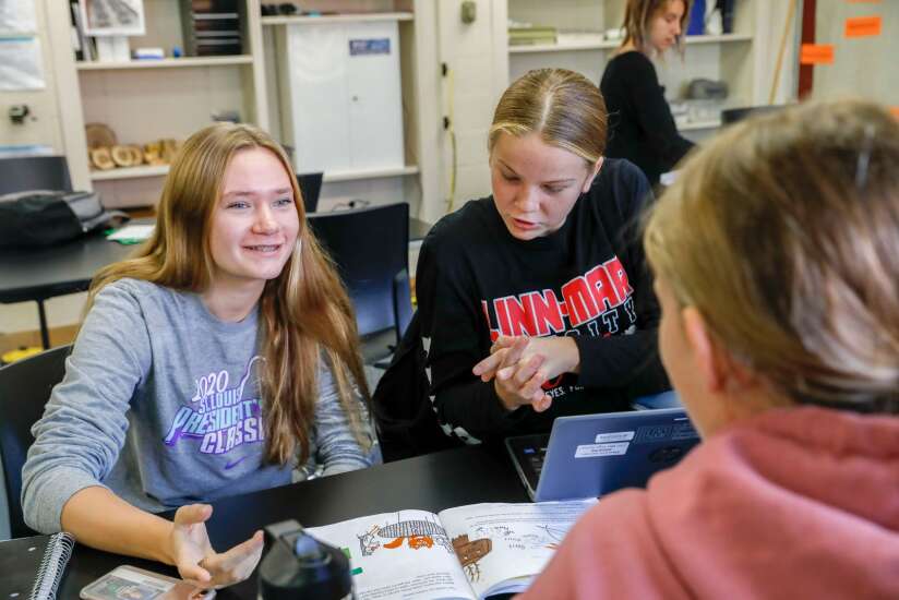 Linn-Mar students ‘learning skills for the real world’ in new project-based Venture Program