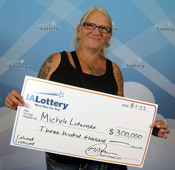 Cedar Rapids woman wins $300,000 in lottery scratch game