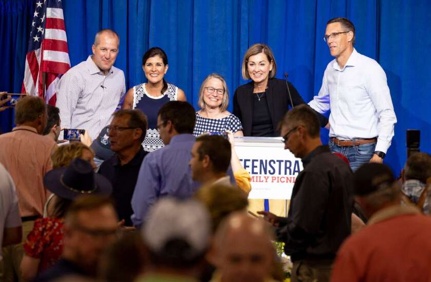 Republicans show up to praise U.S. Rep. Randy Feenstra 