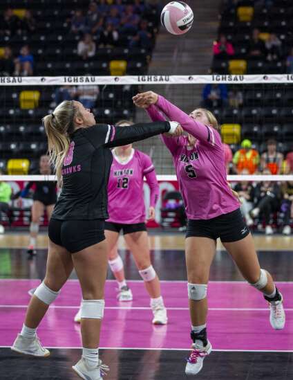 Photos: Dike-New Hartford vs. Hinton in Class 2A state volleyball semifinals