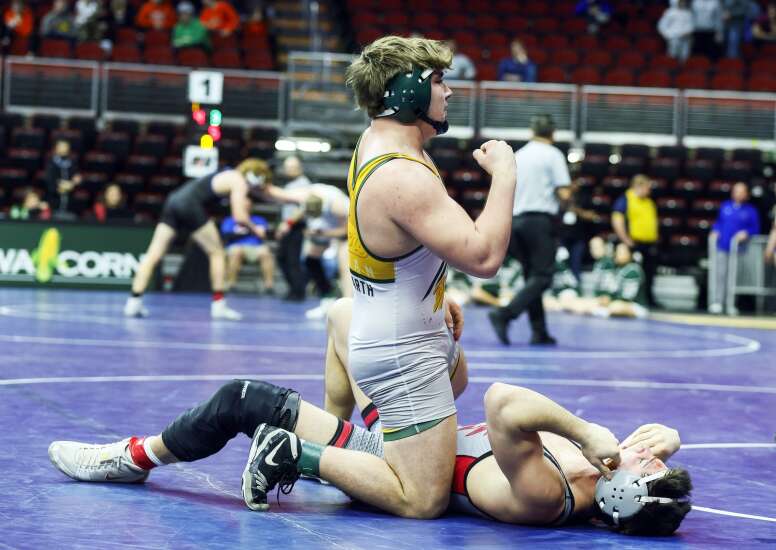Photos: 2022 Iowa high school boys’ state wrestling consolation finals