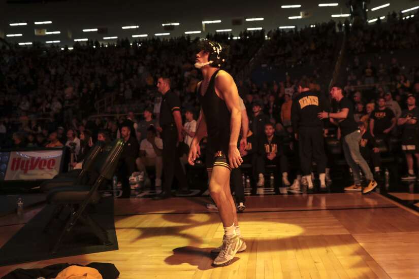 Austin DeSanto dominates in first wrestling match back in the lineup for Iowa