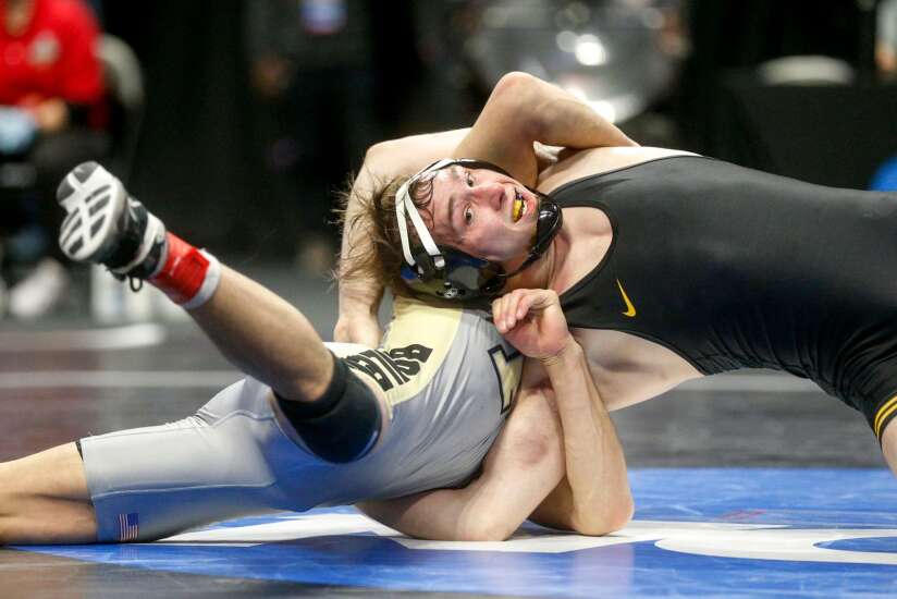 Iowa wrestlers rally around Spencer Lee after stunning loss: NCAA wrestling notebook