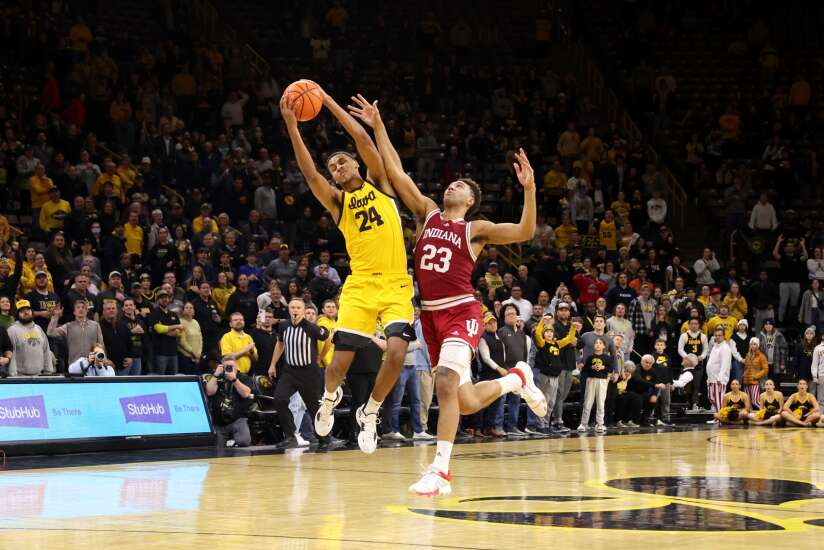 Hawkeyes rally from huge first-half hole, stave off Indiana, 91-89