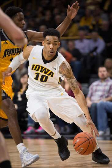 Iowa point guards still growing as Hawkeyes head to Florida