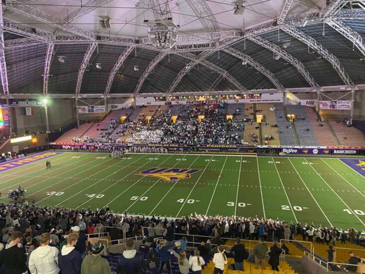 UNI-Dome lights go out as Lewis Central-Cedar Rapids Xavier state championship game goes to 3 overtimes