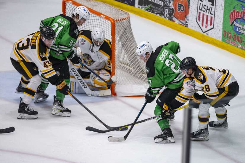 Photos: Green Bay Gamblers at Cedar Rapids RoughRiders hockey