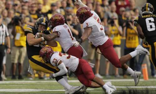 Iowa sports betting starts. As NCAA rules linger, so do…