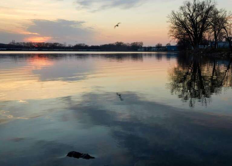 Cedar Rapids wants to buy Cedar Lake for $1
