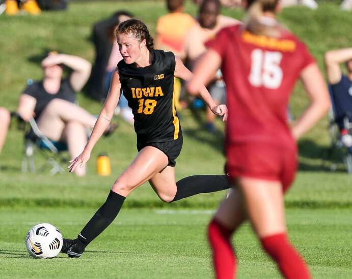 Iowa soccer grad transfer Courtney Powell dedicates season to her father