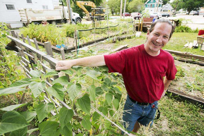 After city forced him to abandon his garden, Cedar Rapids man growing again