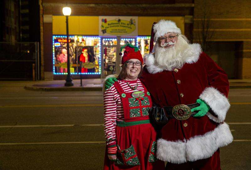 Iowa Santas prepare for socially distanced, virtual visits this pandemic holiday season