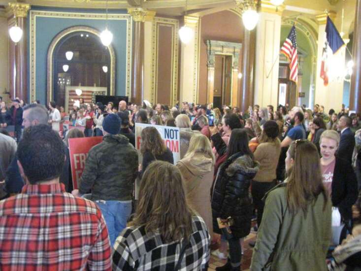 Anti-mask protest marks opening of 2021 Iowa Legislature