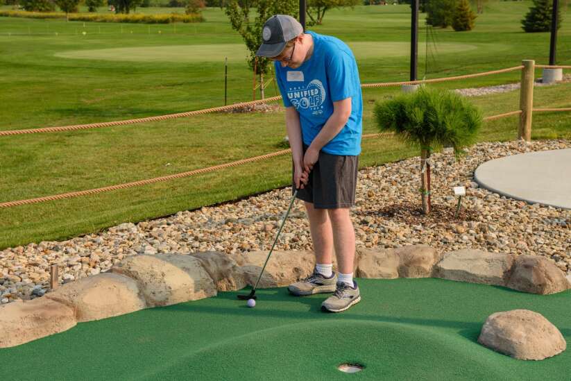 Cedar Rapids’ Mini Pines golf course tees up successful first season