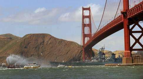 USS Iowa begins trek to Los Angeles