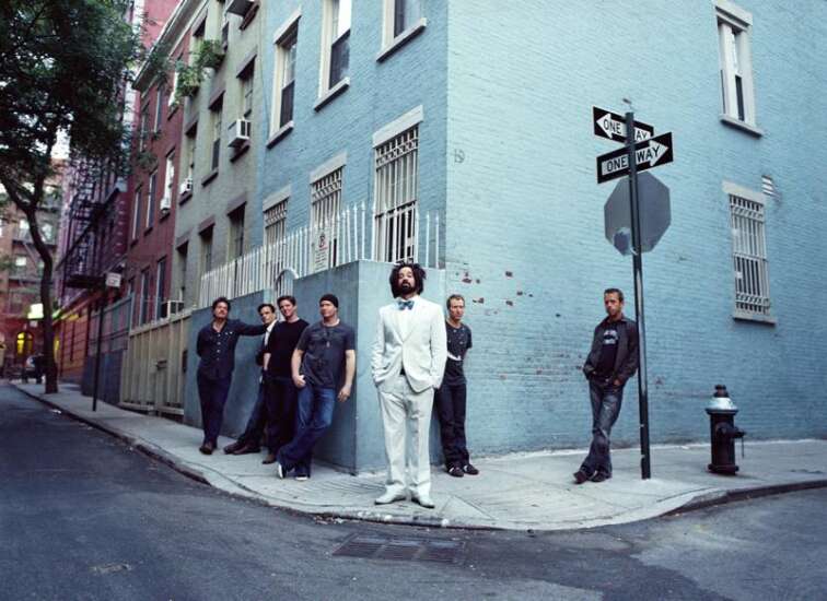 Counting Crows mixes it up every night on the road