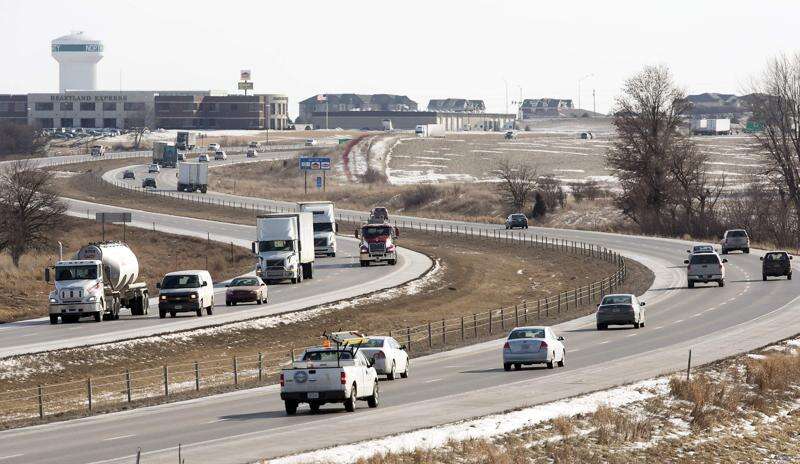 Iowa trucking industry focuses on attracting drivers