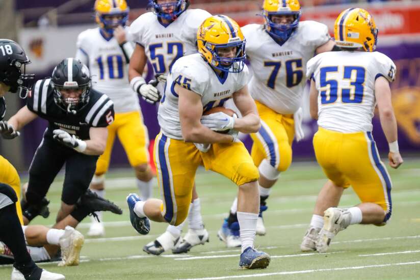 Photos: Williamsburg vs. Dubuque Wahlert in Class 2A state football semifinals