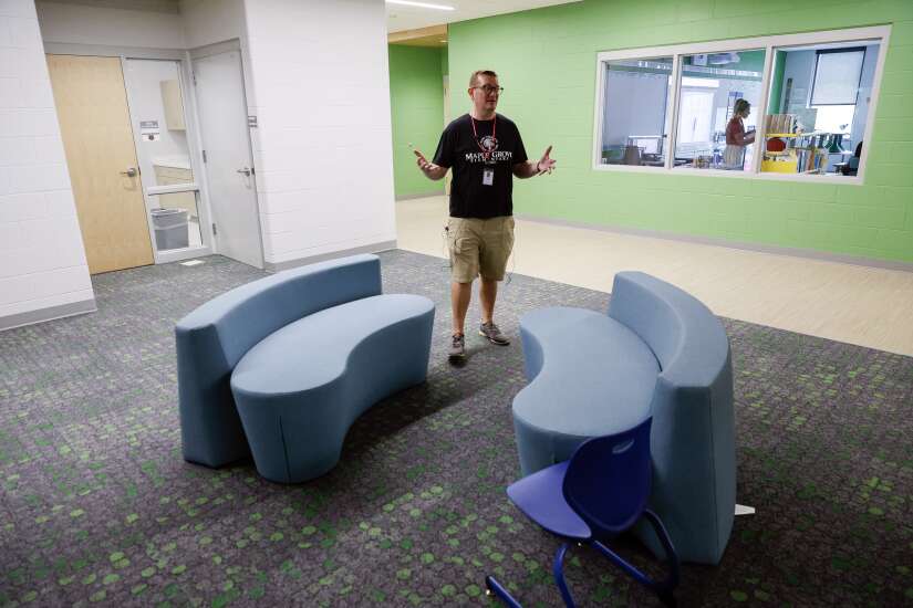 For Cedar Rapids elementary schools, can bigger also be better?