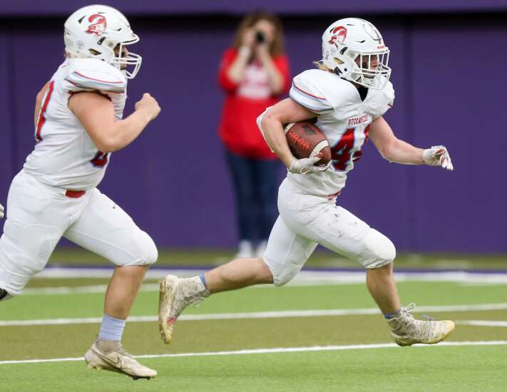 Iowa high school football 2022: Picking the area Class A districts