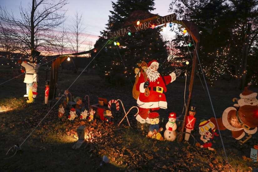 Vinton Christmas display turning off the lights after 56 years