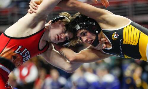 Photos: State wrestling Class 1A and 3A semifinals