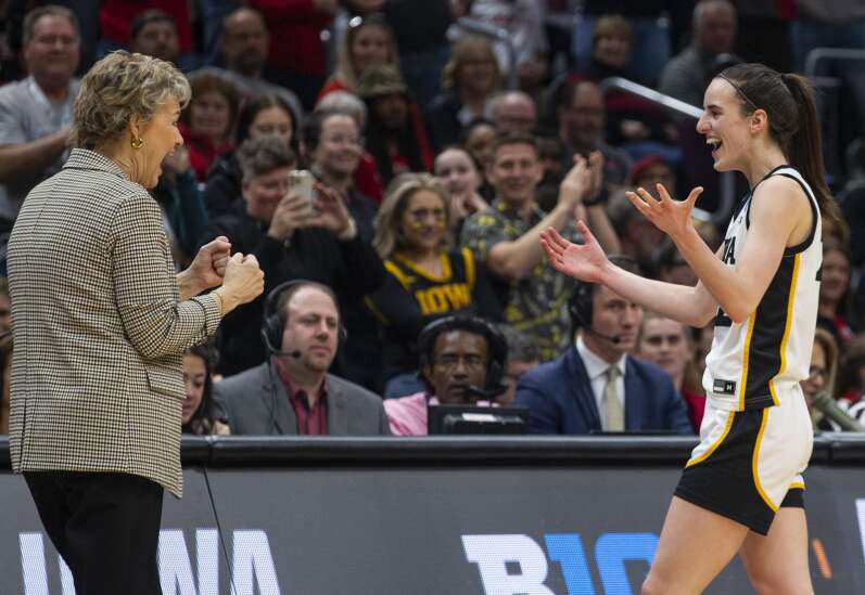 FINAL FOUR! Hawkeyes whip Louisville, 97-83. Next stop: Dallas